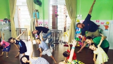 YOGA VỚI BÉ YÊU- MỘT GIỜ HỌC ĐẶC BIỆT CỦA BÉ ! YOGA VỚI BÉ YÊU- MỘT GIỜ HỌC ĐẶC BIỆT CỦA BÉ !