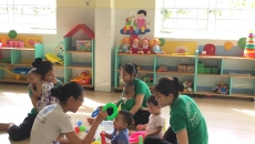 CÁC BÉ LỚP STAR 1 ĐƯỢC CÔ GIÁO TẬP ĐI CÁC BÉ LỚP STAR 1 ĐƯỢC CÔ GIÁO TẬP ĐI